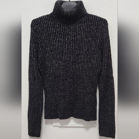 3 pcs for $15 bundle. Fairweather winter top, Blk, M and Pink, L - Picture 2 of 7